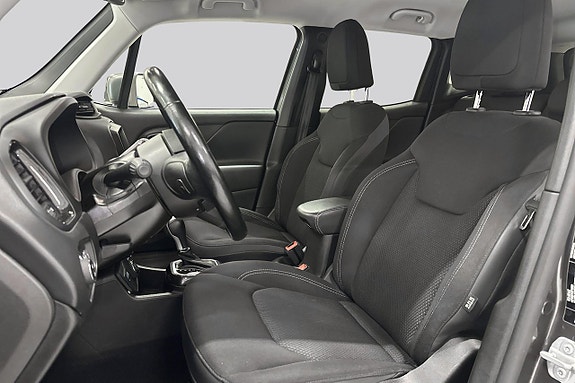 Jeep Renegade 8 of 18