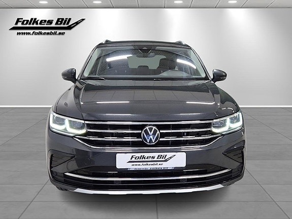 Volkswagen Tiguan 2 of 18