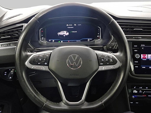 Volkswagen Tiguan 10 of 18