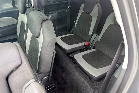 Citroen C4 Picasso 18 of 22