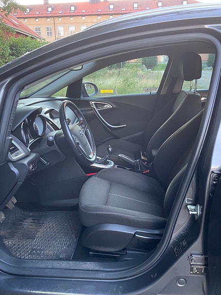 Opel Astra 9 of 10