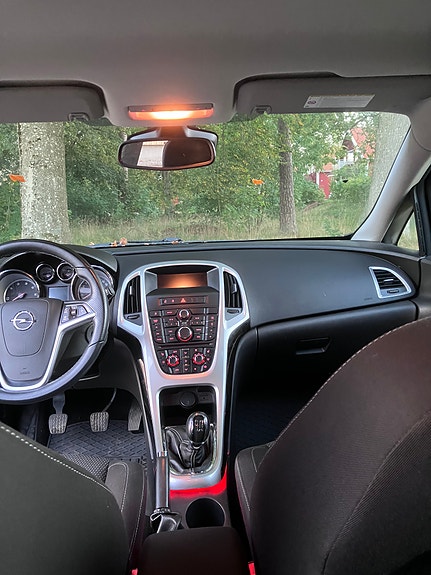 Opel Astra 8 of 10