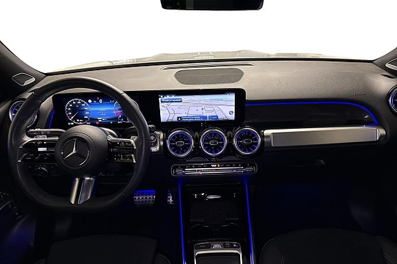 Mercedes-Benz GLB250+ 12 of 26