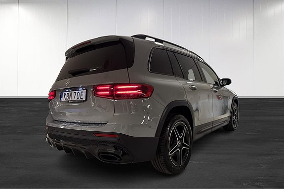 Mercedes-Benz GLB250+ 4 of 26