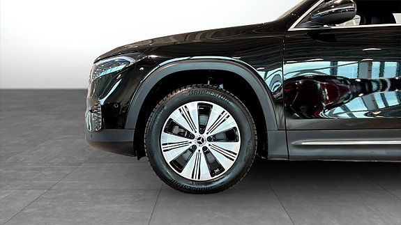 Mercedes-Benz EQB300 9 of 15