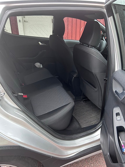 Ford Fiesta 8 of 13