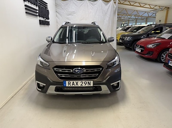 Subaru Outback 2 of 9