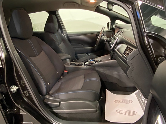 Nissan Leaf 15 of 18