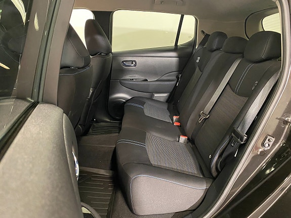 Nissan Leaf 16 of 18