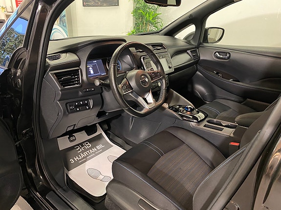 Nissan Leaf 8 of 18