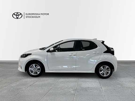 Toyota Yaris 3 of 15