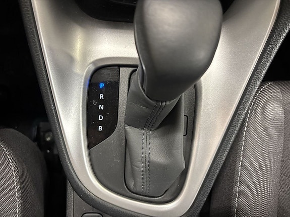 Toyota Yaris 15 of 15