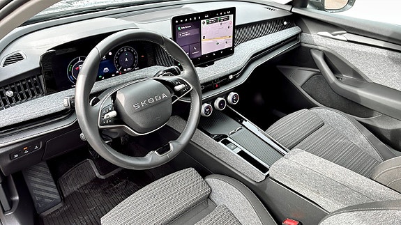 Skoda Superb 7 of 12