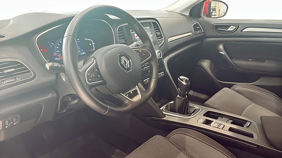 Renault Megane 12 of 22