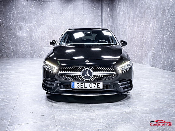 Mercedes-Benz A180 2 of 29