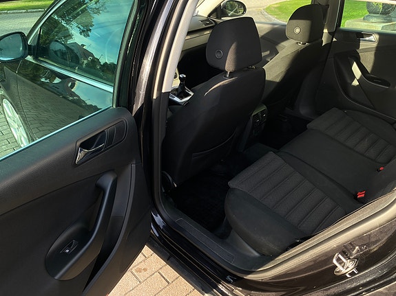 Volkswagen Passat 5 of 8