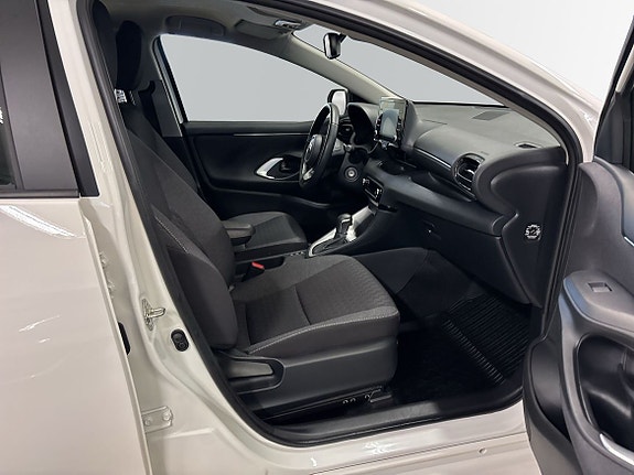 Toyota Yaris 6 of 14