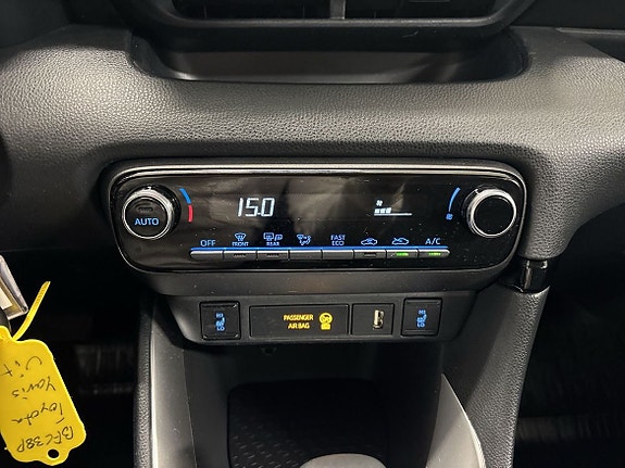 Toyota Yaris 14 of 14