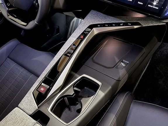 Peugeot 5008 10 of 15