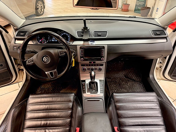 Volkswagen Passat 11 of 14