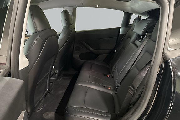 Tesla Model Y 6 of 6
