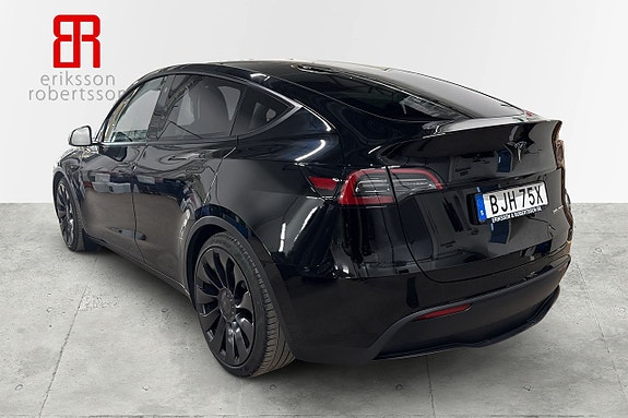 Tesla Model Y 3 of 6