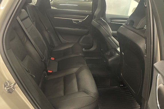 Volvo V90 Cross Country 17 of 17
