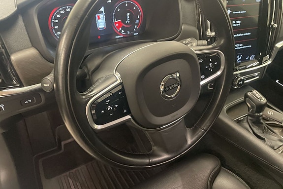 Volvo V90 Cross Country 8 of 17