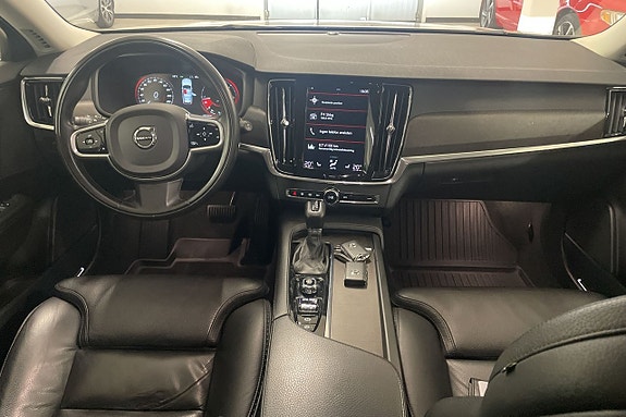 Volvo V90 Cross Country 9 of 17