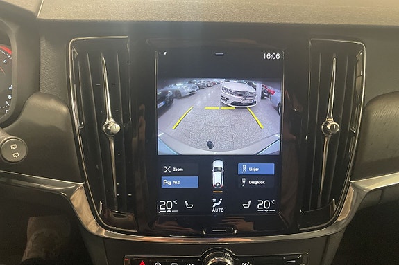 Volvo V90 Cross Country 12 of 17