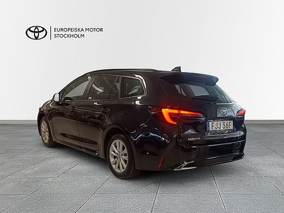 Toyota Corolla 2 of 15