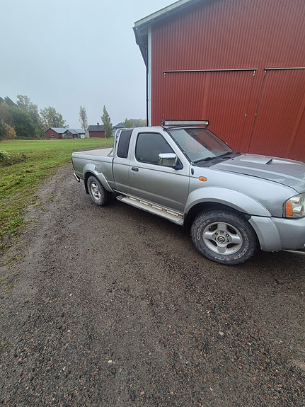 Nissan Navara 2 of 5