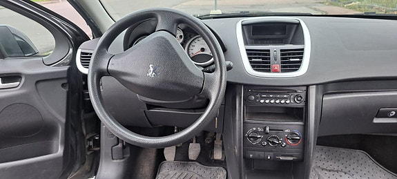 Peugeot 207 5 of 12