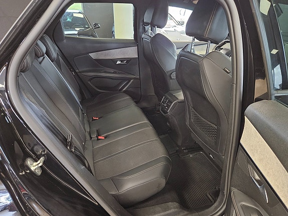 Peugeot 3008 15 of 17