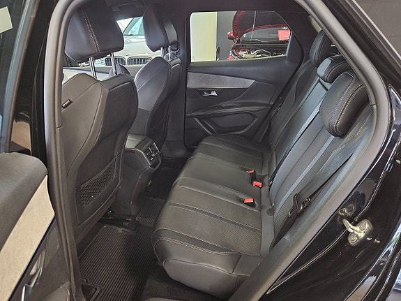 Peugeot 3008 16 of 17