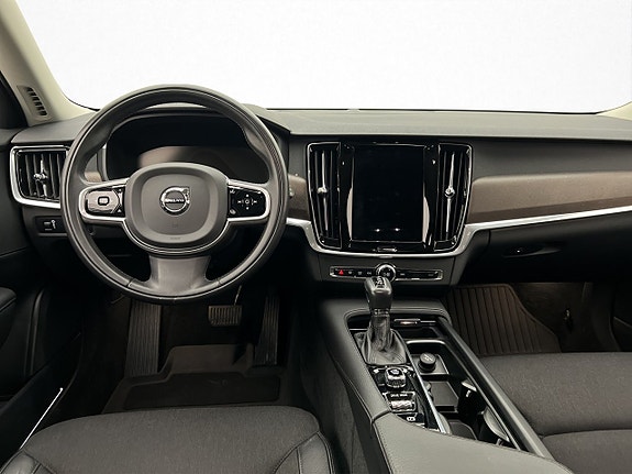 Volvo V90 Cross Country 10 of 29