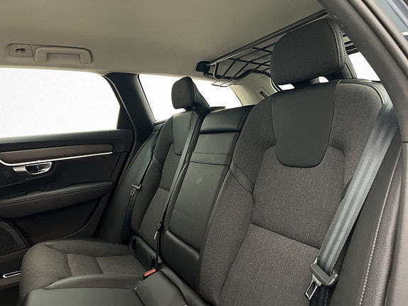 Volvo V90 Cross Country 13 of 29