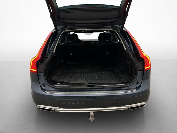 Volvo V90 Cross Country 27 of 29