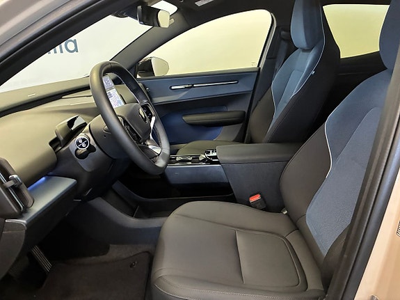 Volvo EX30 14 of 18