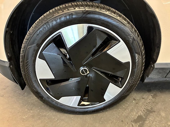Volvo EX30 5 of 18