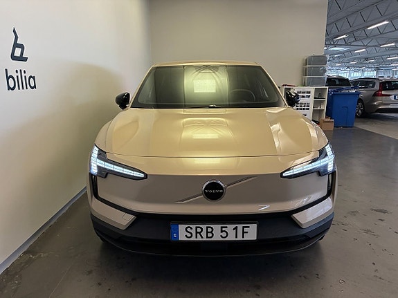 Volvo EX30 2 of 18