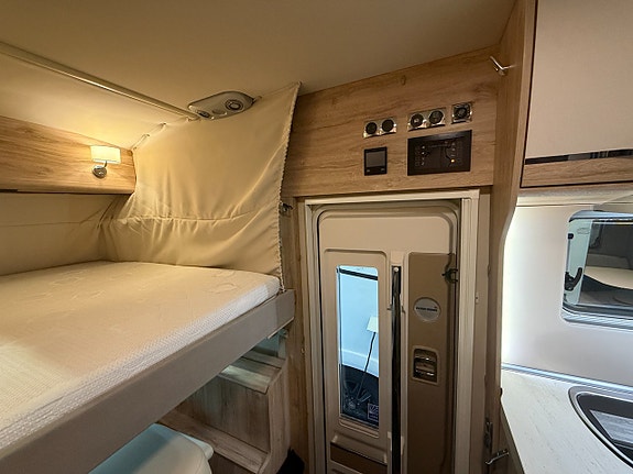 Eura Mobil Integra Line 650 HS (160HK) Stor U-soffa bak! ALDE! Endast 6,5m! Vinteranpassad! AC i bodel! Stor garderob! 18 of 25