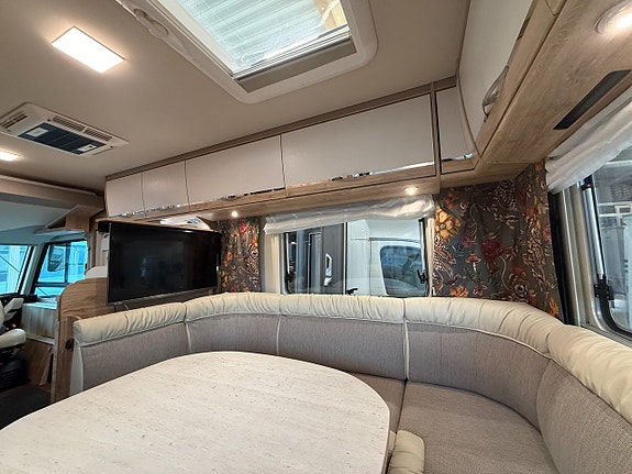 Eura Mobil Integra Line 650 HS (160HK) Stor U-soffa bak! ALDE! Endast 6,5m! Vinteranpassad! AC i bodel! Stor garderob! 5 of 25