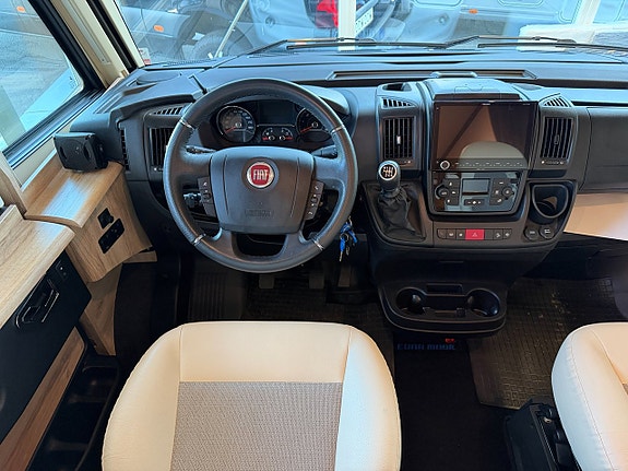 Eura Mobil Integra Line 650 HS (160HK) Stor U-soffa bak! ALDE! Endast 6,5m! Vinteranpassad! AC i bodel! Stor garderob! 21 of 25