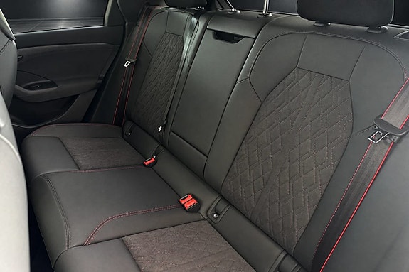 Audi Q6 e-tron 16 of 18