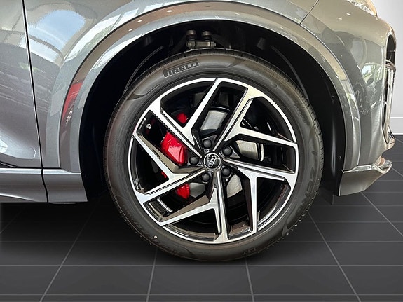 Audi Q6 e-tron 9 of 19