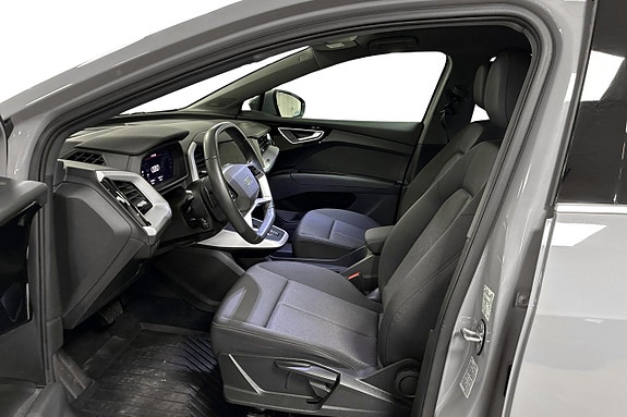 Audi e-tron 13 of 26