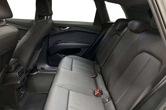 Audi e-tron 16 of 26