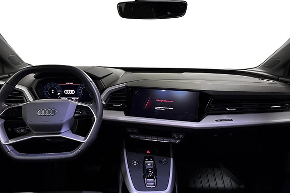 Audi e-tron 11 of 26