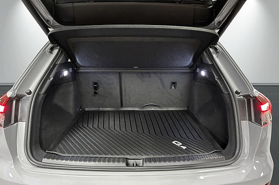 Audi e-tron 17 of 26